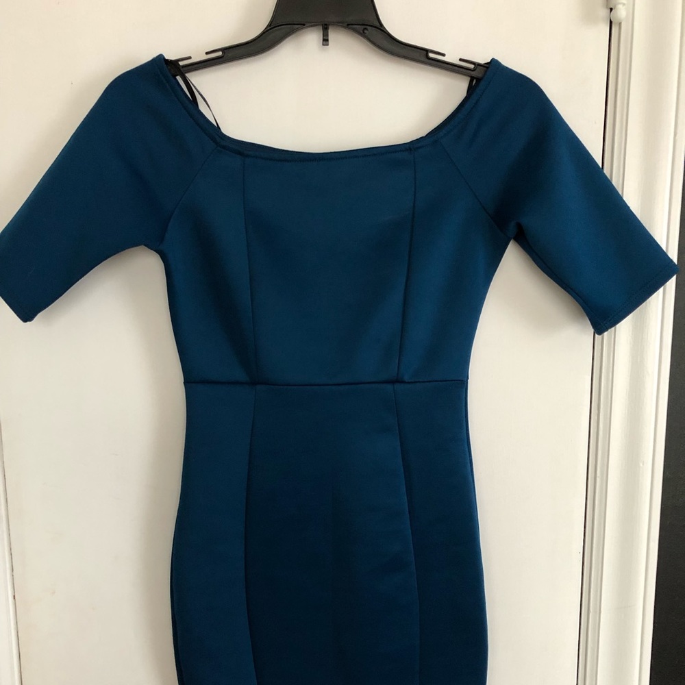 Short blue dress